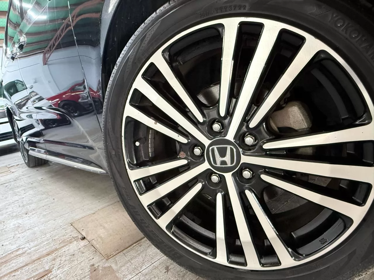 2013 Honda Odyssey Absolute – photo 2
