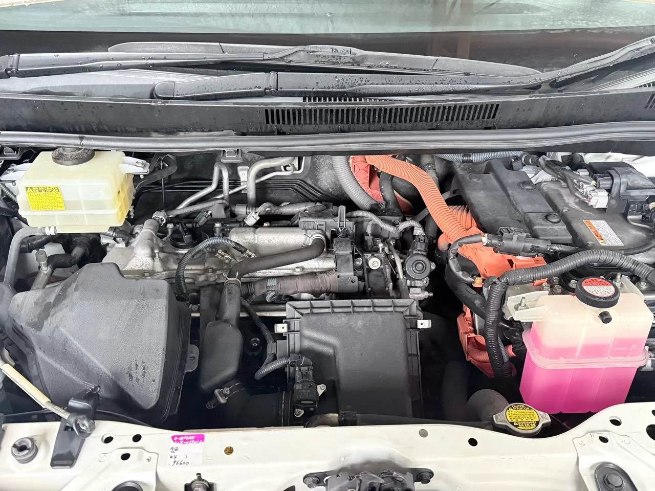 2015 Toyota Noah Hybrid G – photo 17